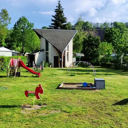 Chalet, Animaux Admis - 5 Pers. - Api-1-52-2513 Kemp La Tour-dʼAuvergne